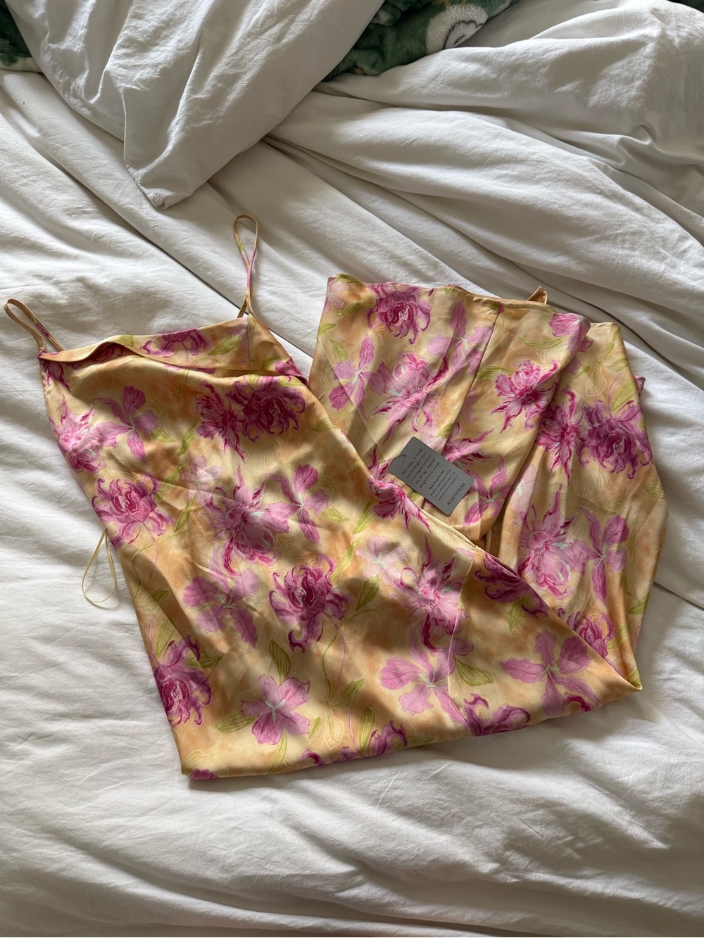 NWT ASTR THE LABEL YELLOW FLORAL DRESS